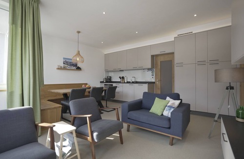 Lengdorf Apartment | Luxury family holiday home, private sauna and Jacuzzi terrace with great views