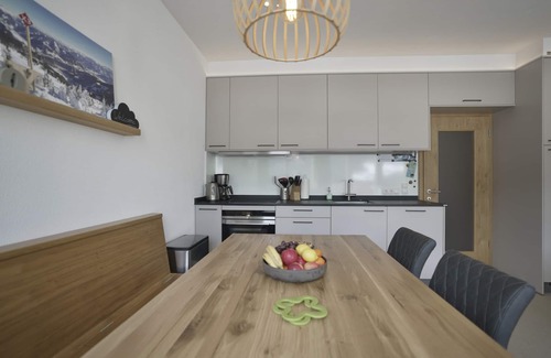Lengdorf Apartment | Luxury family holiday home, private sauna and Jacuzzi terrace with great views