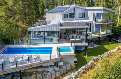 Alpine Meadows House | Luxury family home with pool/hot tub, valley trail access, 5 bedrooms w ensuites