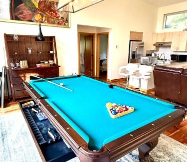 Mercer Island House | Luxury Family Retreat on Mercer Island Pet-Friendly, Pool Table, Patio & Near Seattle - Book Now & Save!