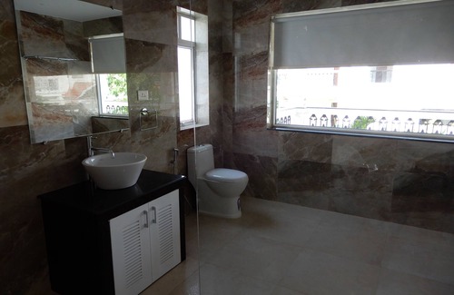 Porvorim House | Luxury Five Bedroom Villa with Private Swimming Pool and Jacuzzi in Resort