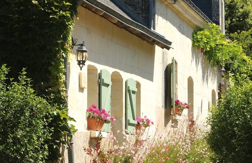 Brion Cottage | Luxury gites & B&B, near Saumur, in 18thC former wine estate, heated pool