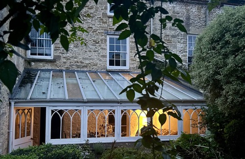 Tetbury House | Luxury Grade II Listed Retreat, Secret Walled Garden midst Royal Market Town
