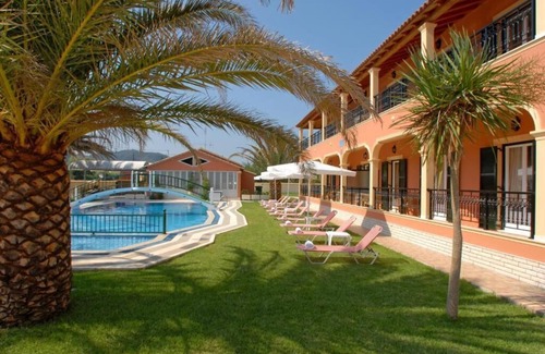Termenades Apartment | Luxury Ground floor Apartment with pool near Sidari