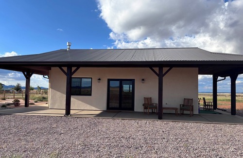 Elgin Cottage | Luxury guest house on a private ranch in Arizona's wine country