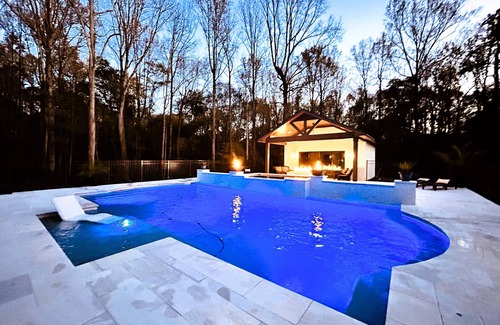 Huntersville House | Luxury Guest House w/Resort Style Pool & Spa, pets welcome