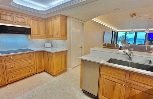 Sanibel Condo | Luxury gulf front/gulf view 3br/3ba + CABANA. Incr