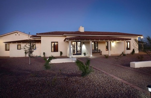 Tubac House | Luxury Hacienda On 5 Acres . Pool & Spa . Gourmet Kit . Golf .