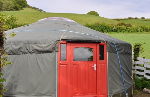 Bow Street House | Luxury heated Yurt with Hot tub - 5 mins from beach
