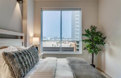 Cityplace Apartment | Luxury Highrise in West Village
