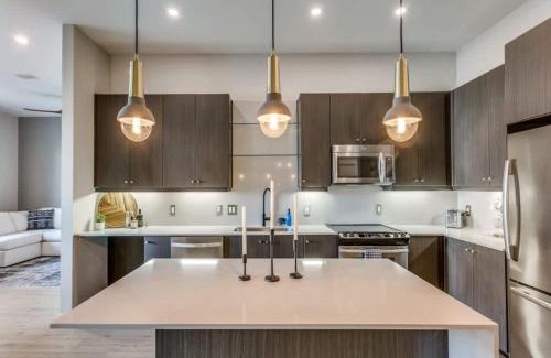 Cityplace Apartment | Luxury Highrise in West Village