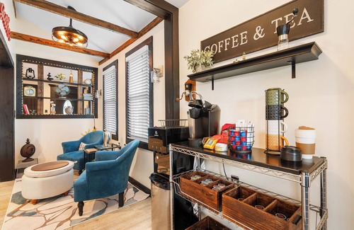 Greentown House | Luxury historic stay 15m from most Canton & Akron events
