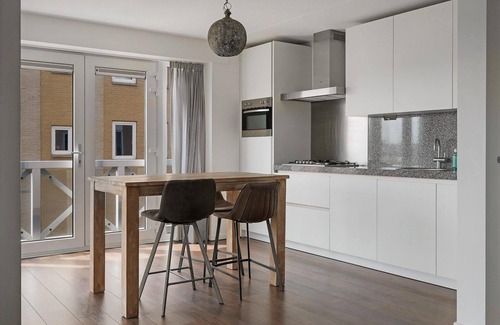 Ouddorp House | Luxury holiday apartment for 4 people - directly located at the marina and Grevelingen, near the Aqua Mundo swimming pool.