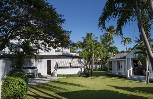 Dunmore Town House | Luxury Holiday Estate with Pool, minutes walk from Pink Sands beach