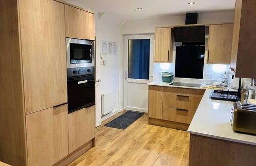 Aviemore House | Luxury holiday home in a quiet central area sleeping up to 5 adults & 2 kids.