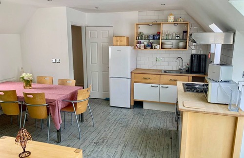Louth Cottage | Luxury Holiday Home With Pool - Sleeps 13