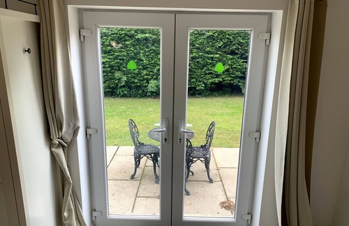 Louth Cottage | Luxury Holiday Home With Pool - Sleeps 13