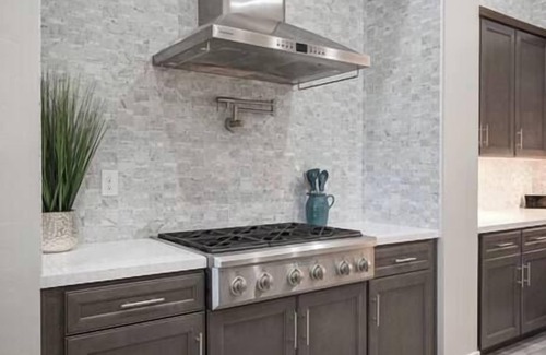 Paradise Hills House | Luxury home close to everything