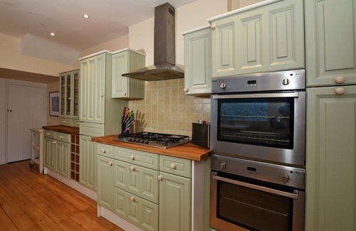 Alnmouth House | Luxury Home From Home. 2 Mins To The Beach & 4 mins to Foxton Hall Golf Course