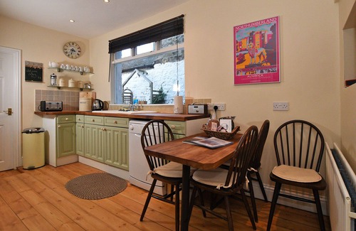 Alnmouth House | Luxury Home From Home. 2 Mins To The Beach & 4 mins to Foxton Hall Golf Course