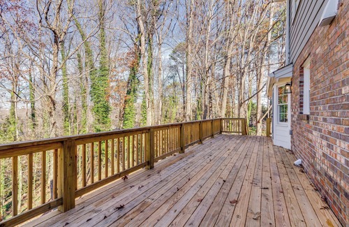North Brookhaven House | Luxury Home in Brookhaven Atlanta with Pool Table for 30+ Days stays