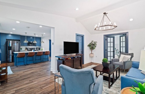 Detroit - Shoreway House | Luxury Home in the Heart of Gordon Square!