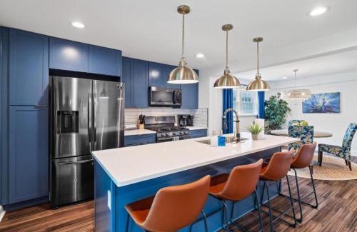 Detroit - Shoreway House | Luxury Home in the Heart of Gordon Square