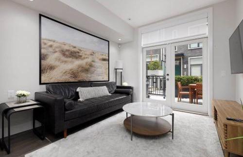 Marpole House | Luxury Home Near Dt And Yvr W 2 Indoor Parking