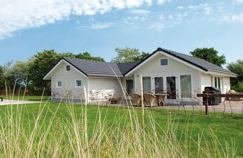 Hollum House | Luxury Home nr Beach