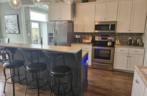 Spencerville House | Luxury Home with Hot Tub & Sauna