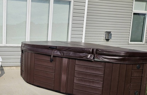 Spencerville House | Luxury Home with Hot Tub & Sauna