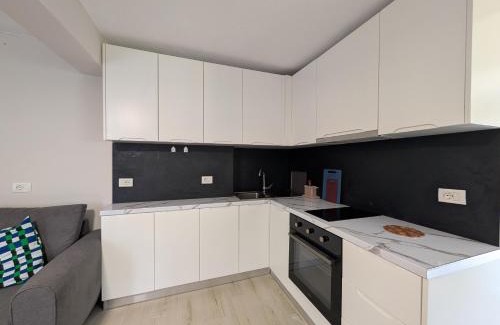 Himare Apartment | Luxury House California 1
