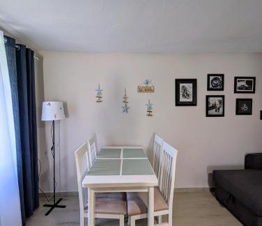 Himare Apartment | Luxury House California 1