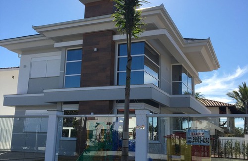 Daniela House | LUXURY HOUSE W /HEATED POOL w /16 people, 4 suites, 30m from the beach.