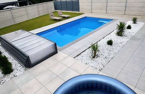 Leonding Villa | Luxury house with pool & garden - perfect for families & friends