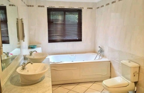 Greenhill Apartment | Luxury King Size Bed Apartment