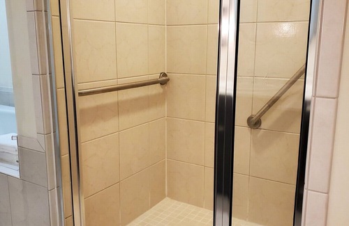 West Dover Resort | Luxury King w/balcony, accessible