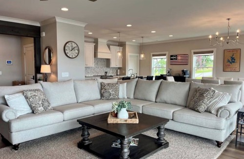 Dadeville House | Luxury Lake Martin Lakehouse. Stunning views. Dock. Kayaks. Pool Table. Firepit.