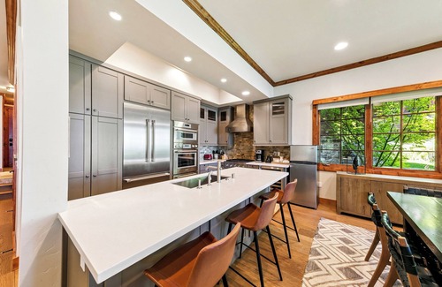 Sierra Shores Condo | Luxury Lakefront Remodel- Views, Hot Tub, Convenience PEAK #13