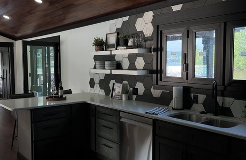 Waverly House | Luxury Lakefront 2BR, 3BA – Hot Tub, Firepit, Lake Views & Private Access!