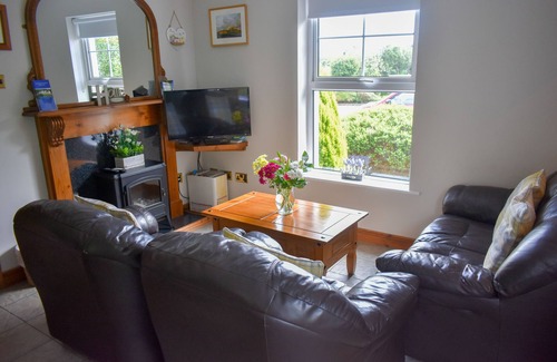 Dungloe Cottage | Luxury Lakeside Cottage Perfectly Placed To Explore Donegal With Free Wifi