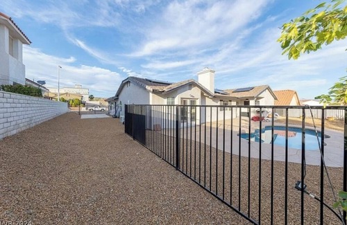 Laughlin House | Luxury Laughlin River and Lake Oasis/Beautiful Backyard w/Pool/3bed 2bath