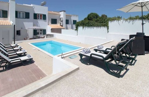Fornos Villa | Luxury Lisbon Coast Villa | 4 Bedrooms | Casa Fornos | Private Pool & Modern Furnishings | Sesimbra