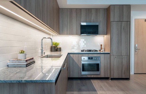 Melrose Condo | Luxury Living in Level Hollywood - Furnished Suites for 30+ Night Stays!