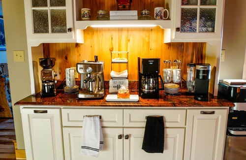 Alexandria House | Luxury Lodge Near Raystown Lake