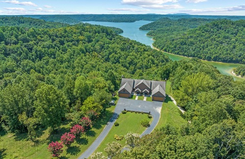 Silver Point House | Luxury Lodge on Mtn top with Lake Views & Heated Pool - Read Full Description