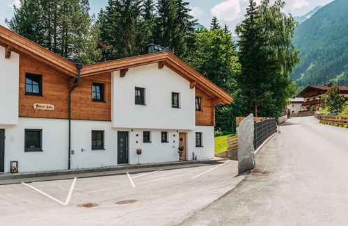 Eben im Pongau Ski Chalet | Luxury lodge with a private sauna near Flachau