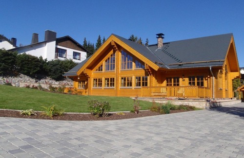 Ortsmitte House | Luxury log cabin, right on the K1 ski and mtb. Lift Willingen, family-friendly