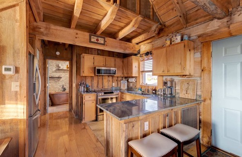 Vesta Cabin | Luxury Log Cabin|Copper Tub|Starry Skies|Gas Logs
