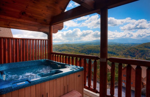 Gatlinburg - Pigeon Forge Cabin | Luxury Log Cabin With Million Dollar Panoramic Smoky Mountain Views